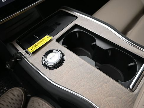 New 2025 Volvo EX90 Plus image 21