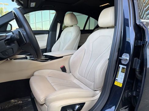 Used 2019 BMW 540i w/ Convenience Package image 9