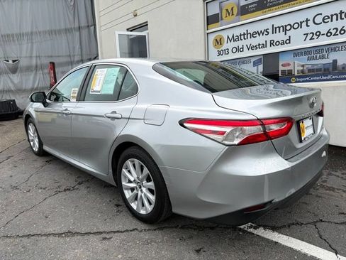 Used 2018 Toyota Camry LE FWD image 3