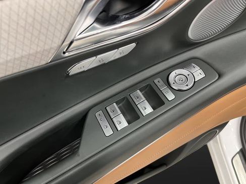 Used 2025 Genesis GV80 2.5T Prestige image 32