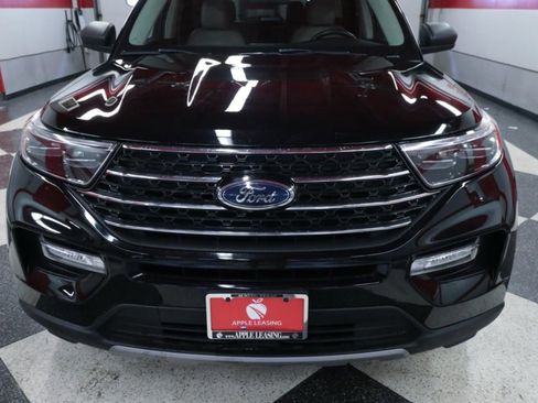 Used 2021 Ford Explorer XLT w/ Equipment Group 202A RWD image 4