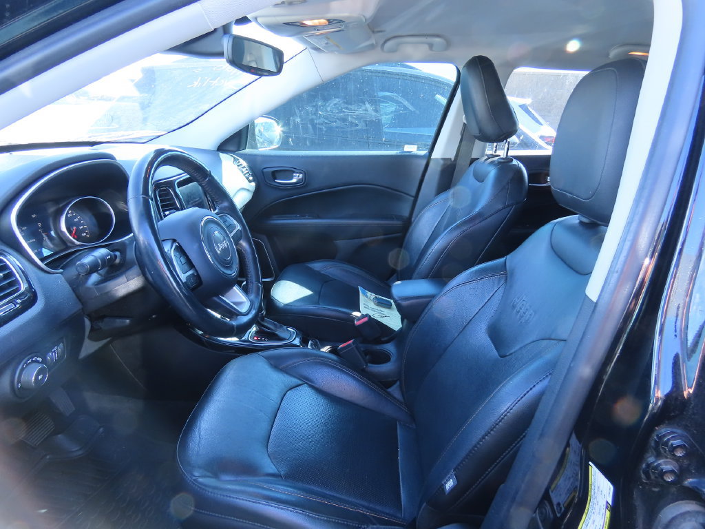 Used 2018 Jeep Compass Limited w/ Navigation Group AWD/4WD image 10