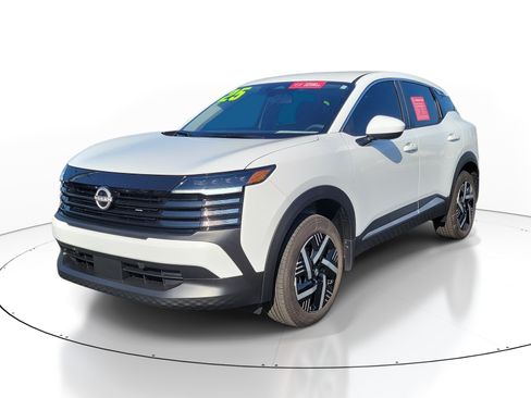 Certified 2025 Nissan Kicks SV FWD image 3