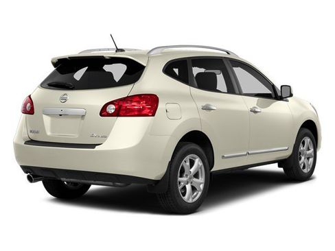 Used 2014 Nissan Rogue S FWD image 2