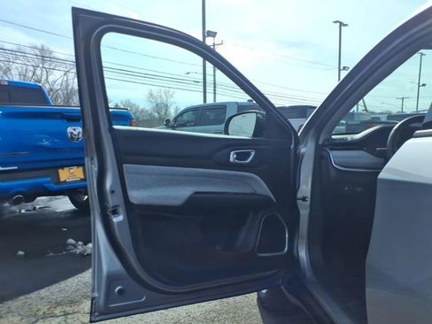 Used 2022 Jeep Compass Latitude w/ Convenience Group image 25