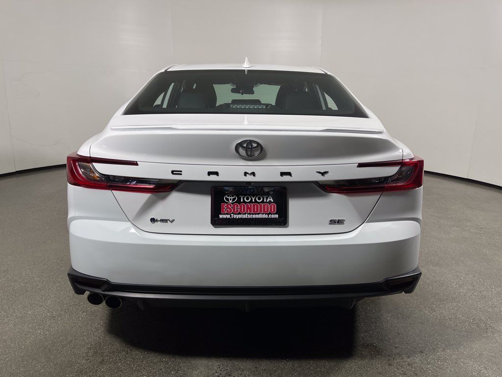 Used 2025 Toyota Camry SE FWD image 4