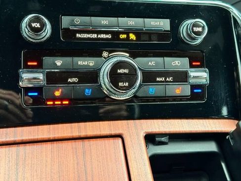 Used 2024 Lincoln Navigator Premiere image 25