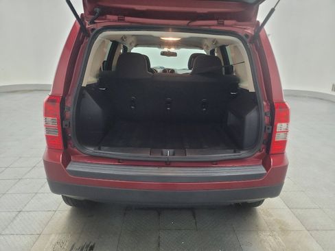 Used 2017 Jeep Patriot Latitude FWD image 29