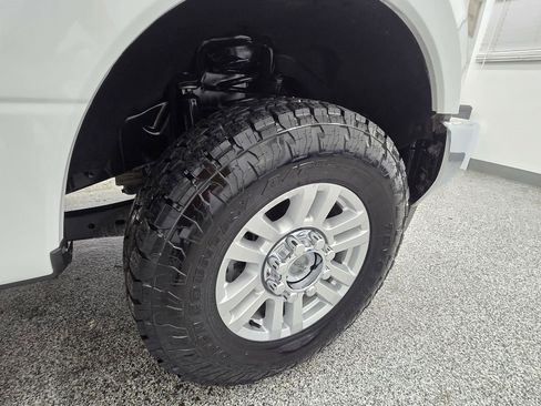 Used 2019 Ford F250 XLT w/ XLT Value Package image 32