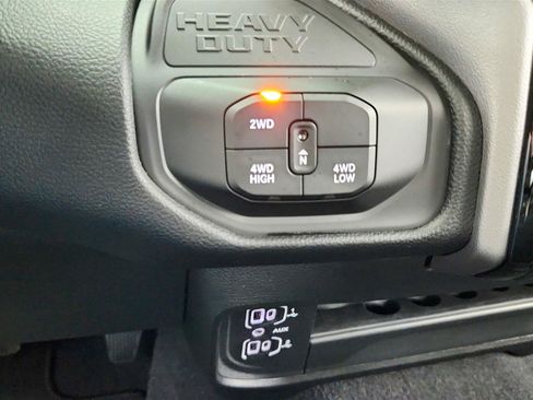 Used 2026 RAM 2500 Big Horn AWD/4WD image 38