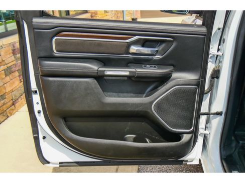 Used 2022 RAM 1500 Laramie AWD/4WD image 17
