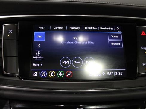 Used 2024 Buick Enclave Essence w/ Experience Buick Package FWD image 4