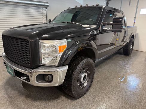 Used 2016 Ford F350 XLT w/ XLT Premium Package AWD/4WD image 2