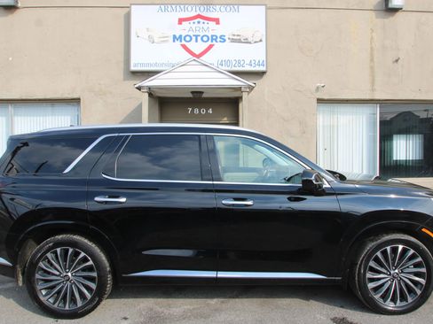 Used 2023 Hyundai Palisade Calligraphy image 4