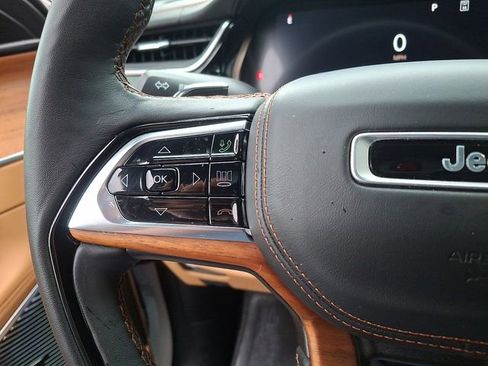 Used 2023 Jeep Grand Cherokee L Summit AWD/4WD image 21
