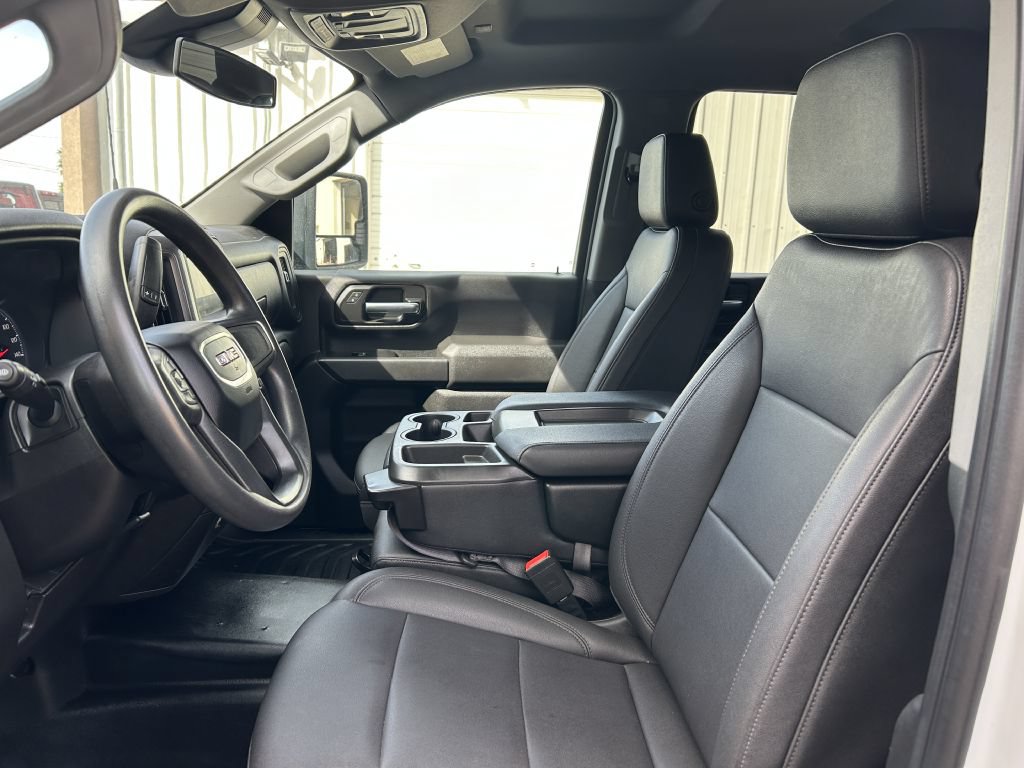 Used 2024 GMC Sierra 2500 Pro w/ Convenience Package AWD/4WD image 3