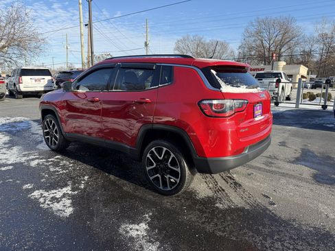 Used 2017 Jeep Compass Limited image 4