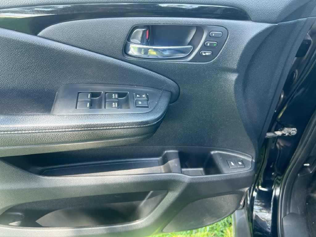 Used 2017 Honda Pilot Touring image 15