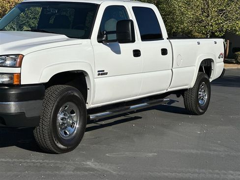 Used 2007 Chevrolet Silverado 3500 LT w/ Heavy-Duty Power Package AWD/4WD image 9