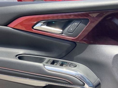 Used 2025 Chevrolet Traverse Z71 w/ LPO, Illumination Package AWD/4WD image 19