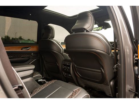 Used 2022 Jeep Grand Cherokee L Summit AWD/4WD image 18