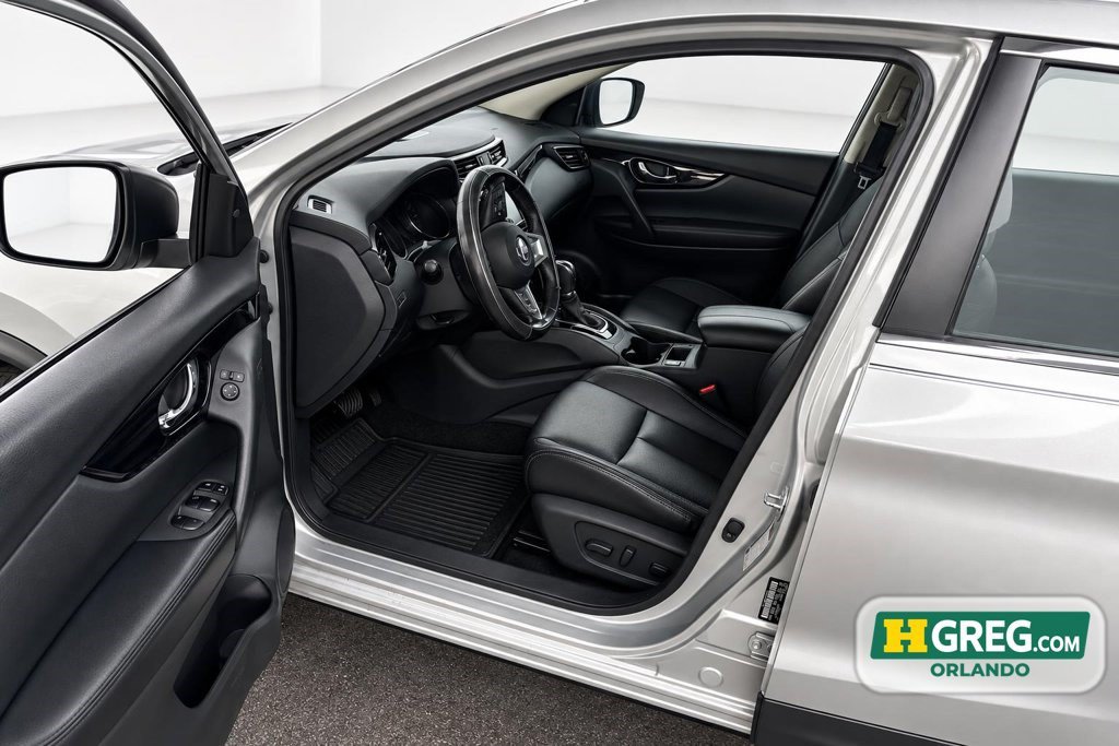 Used 2021 Nissan Rogue Sport SL w/ Premium Package FWD image 12