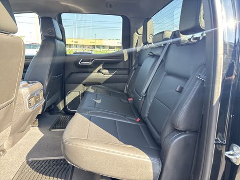 Used 2022 GMC Sierra 1500 SLT w/ SLT Premium Package image 13