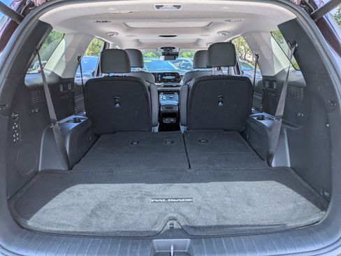 Used 2023 Hyundai Palisade Limited FWD image 12