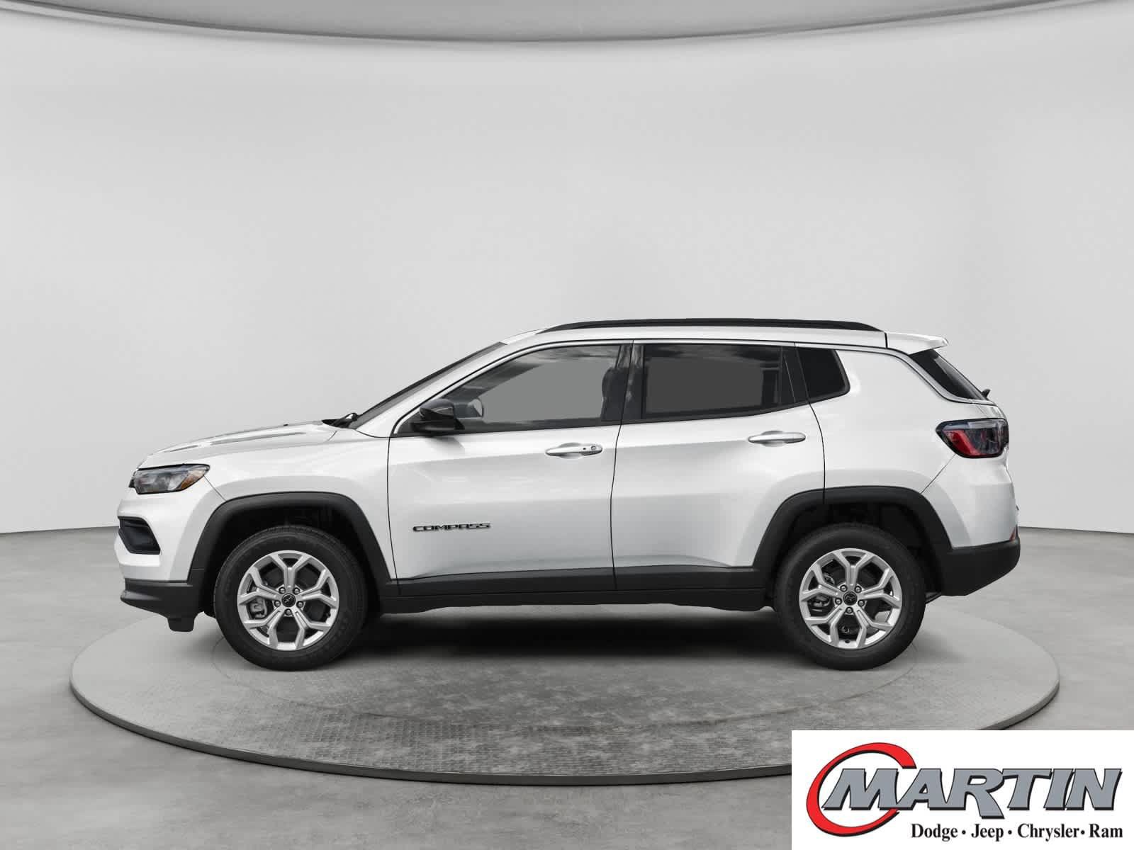 Used 2025 Jeep Compass Latitude w/ Convenience Group AWD/4WD image 6