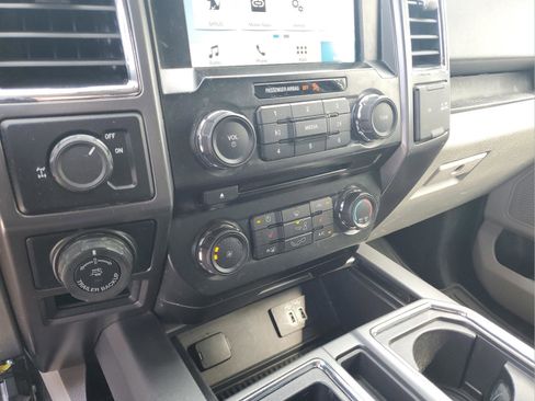 Used 2016 Ford F150 XLT w/ Equipment Group 302A Luxury image 21