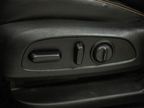 Used 2021 GMC Terrain SLT w/ LPO, Bright Accent Package image 12