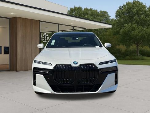 New 2026 BMW i7 xDrive60 AWD/4WD image 4