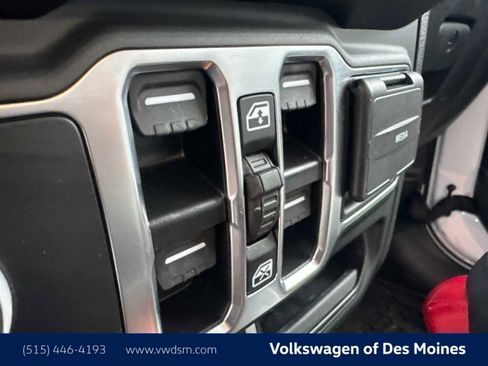 Used 2023 Jeep Gladiator Mojave w/ Cold Weather Group image 23