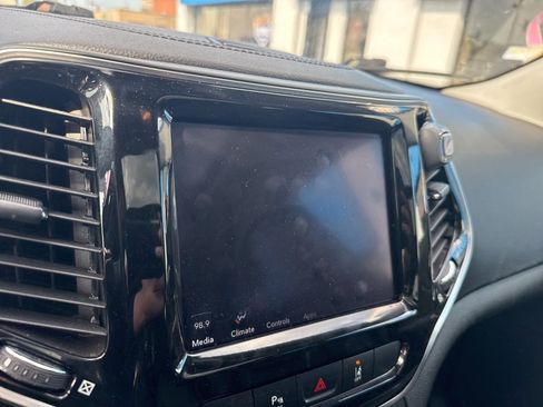 Used 2021 Jeep Cherokee Limited w/ Elite Package image 26