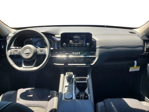 New 2025 Nissan Pathfinder SV w/ SV Premium Package AWD/4WD image 13