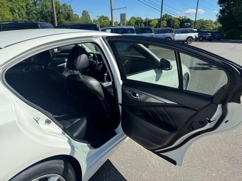 Used 2017 INFINITI Q50 3.0t Premium RWD image 15