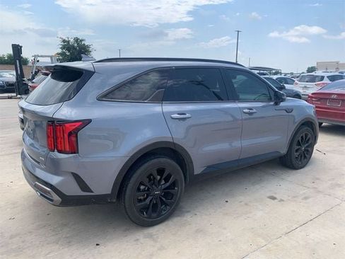 Used 2023 Kia Sorento SX AWD/4WD image 4