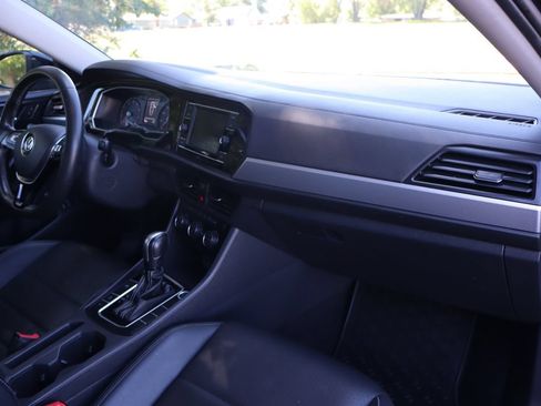 Used 2021 Volkswagen Jetta SE FWD image 16