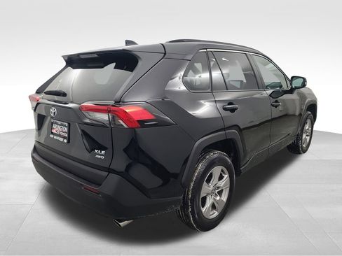 Used 2025 Toyota RAV4 XLE image 5