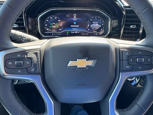 Used 2025 Chevrolet Silverado 1500 LT AWD/4WD image 21