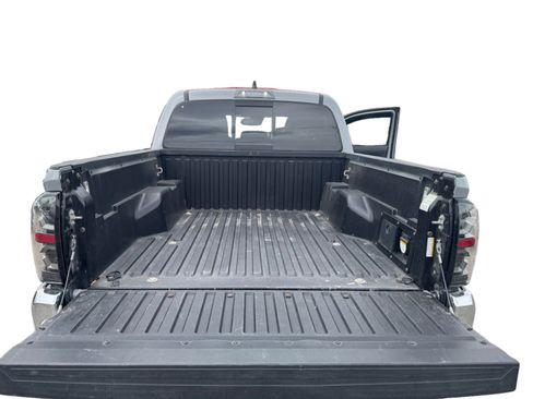 Used 2021 Toyota Tacoma TRD Off-Road image 18