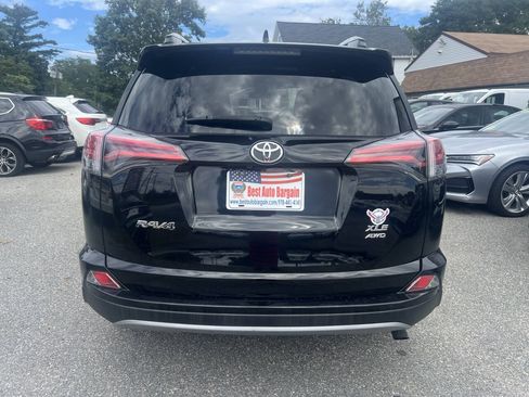 Used 2018 Toyota RAV4 XLE AWD/4WD image 7