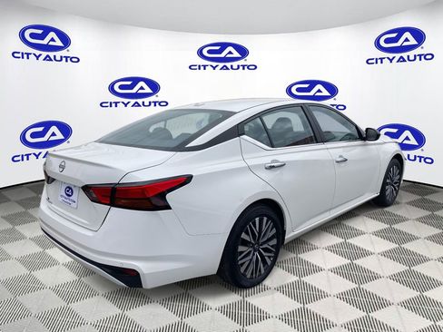 Used 2025 Nissan Altima 2.5 SV image 3