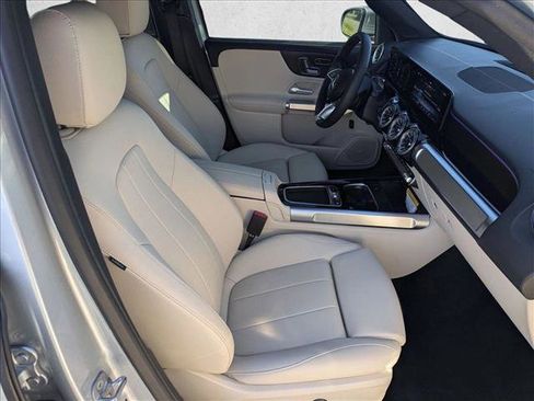 Certified 2025 Mercedes-Benz GLB 250 image 23