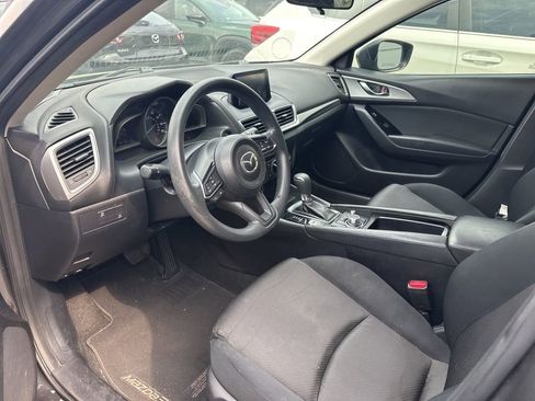 Used 2017 MAZDA MAZDA3 Sport FWD image 5