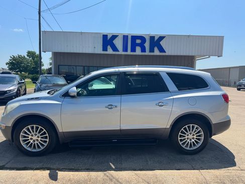 Used 2011 Buick Enclave CX image 2