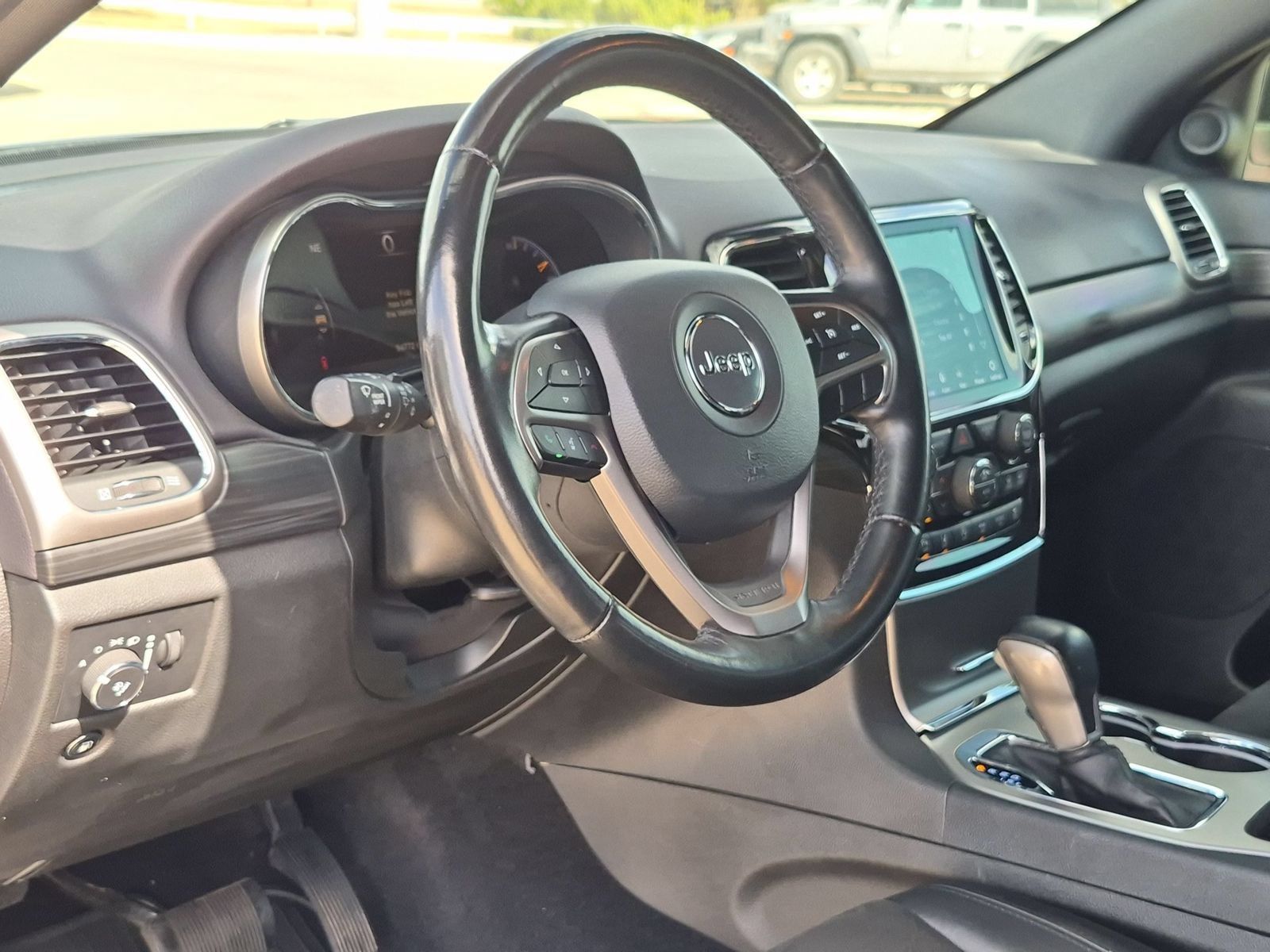 Used 2021 Jeep Grand Cherokee Laredo X AWD/4WD image 10