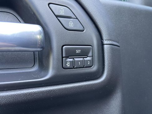 Used 2020 Chevrolet Silverado 1500 High Country w/ Technology Package AWD/4WD image 16