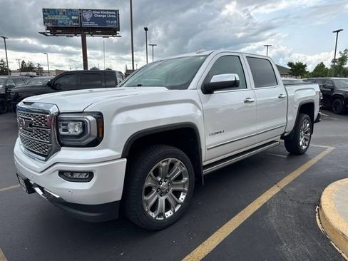 Used 2018 GMC Sierra 1500 Denali w/ Denali Ultimate Package AWD/4WD image 3