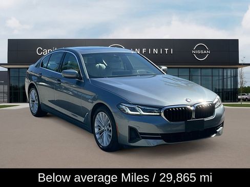 Used 2022 BMW 530i w/ Premium Package image 3